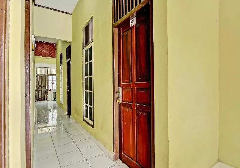 هتل Reddoorz Near Taman Polda Palembang