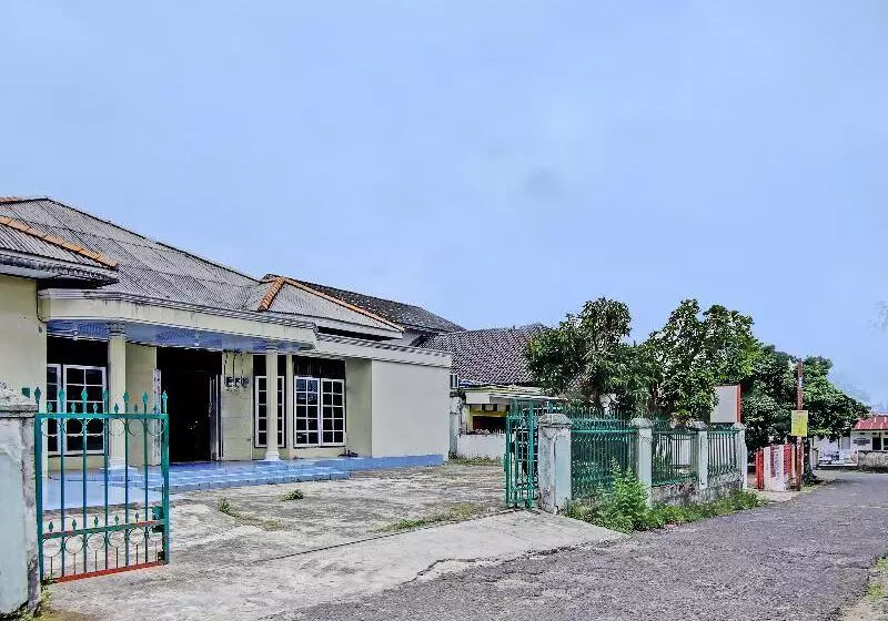 هتل Reddoorz Near Taman Polda Palembang
