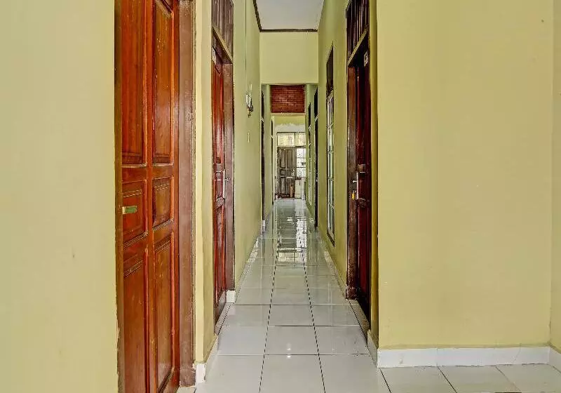 هتل Reddoorz Near Taman Polda Palembang
