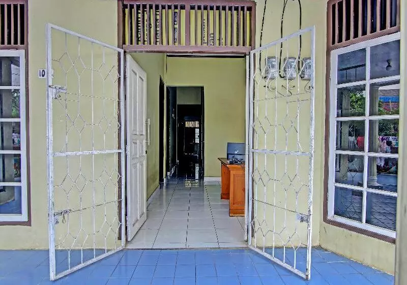 هتل Reddoorz Near Taman Polda Palembang