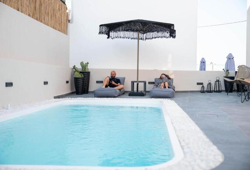 Pensió Aidani Luxurious Rooms