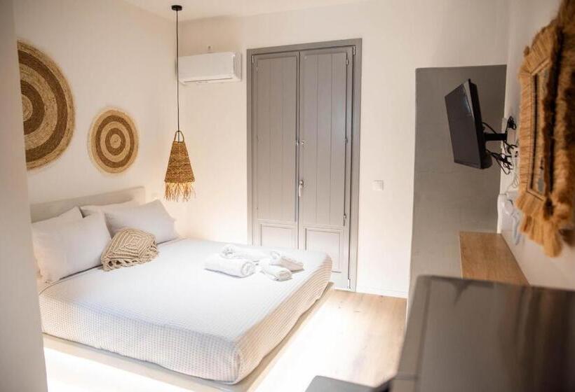 Pensió Aidani Luxurious Rooms