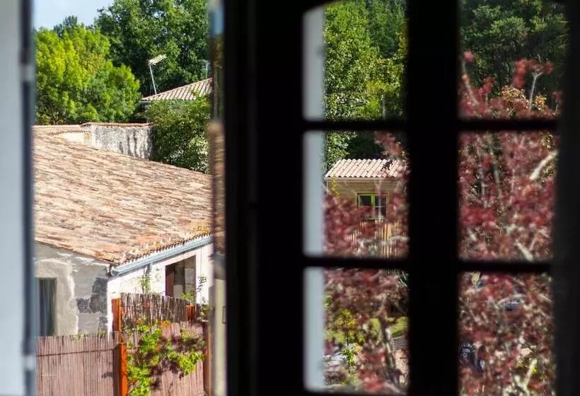 Majatalo Maison Et Table D Hôtes Le Camélia Blanc