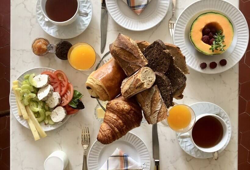 膳宿费 Maison Et Table D Hôtes Le Camélia Blanc