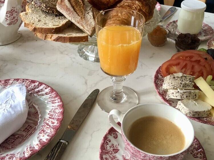 膳宿费 Maison Et Table D Hôtes Le Camélia Blanc