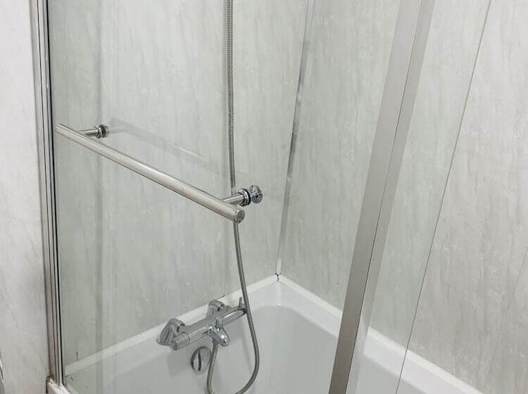 Резиденция Impeccable 3 Bed House In Brentwood