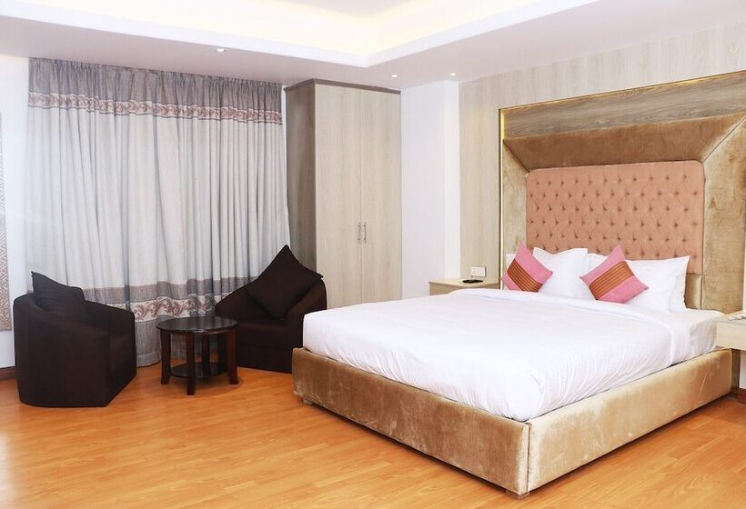 Royal Raj Hotel & Condominium