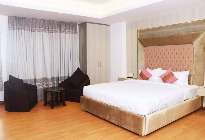 Royal Raj Hotel & Condominium