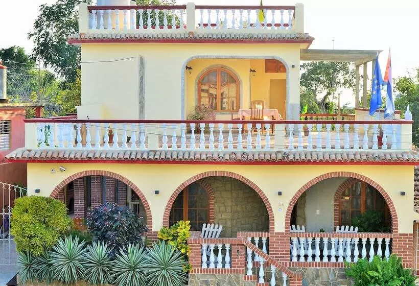 ベッドアンドブレックファースト Hostal Cuba