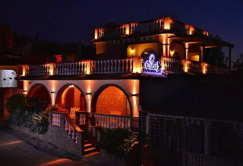 ベッドアンドブレックファースト Hostal Cuba