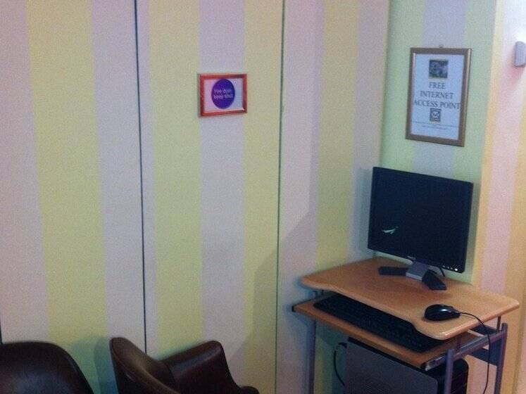 City View Hotel Roman Road