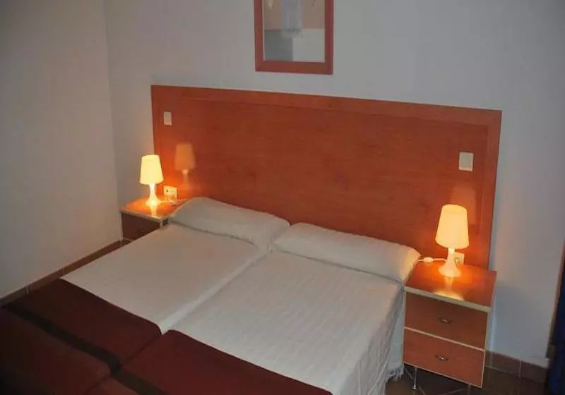 Hostal Q Albares
