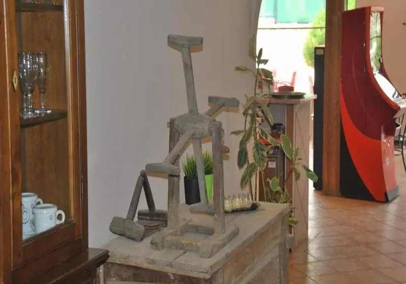 Hostal Q Albares