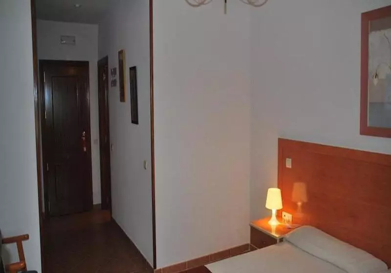 Hostal Q Albares