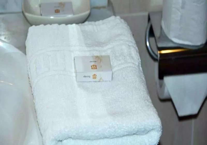 Hostal Q Albares