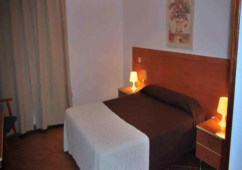 Hostal Q Albares