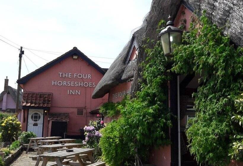 여관 The Four Horseshoes