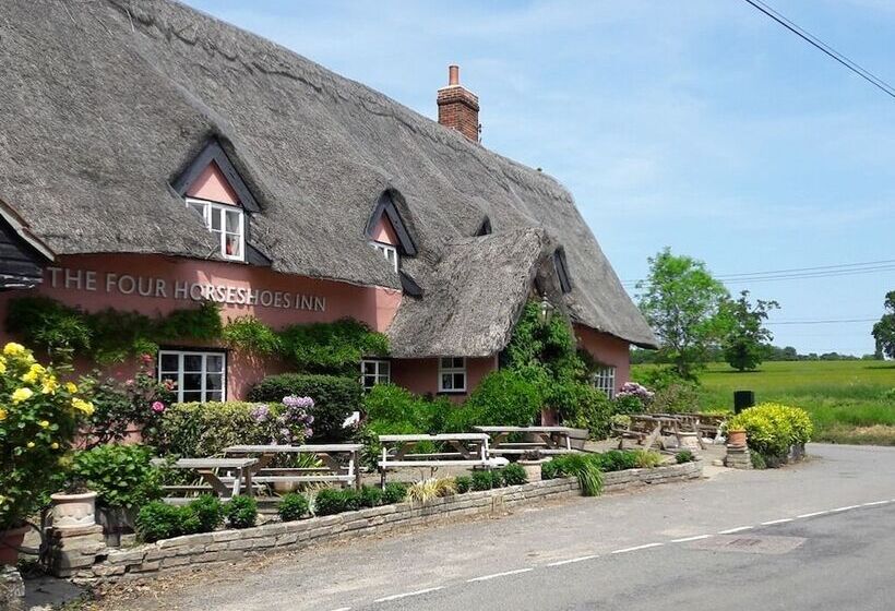 여관 The Four Horseshoes