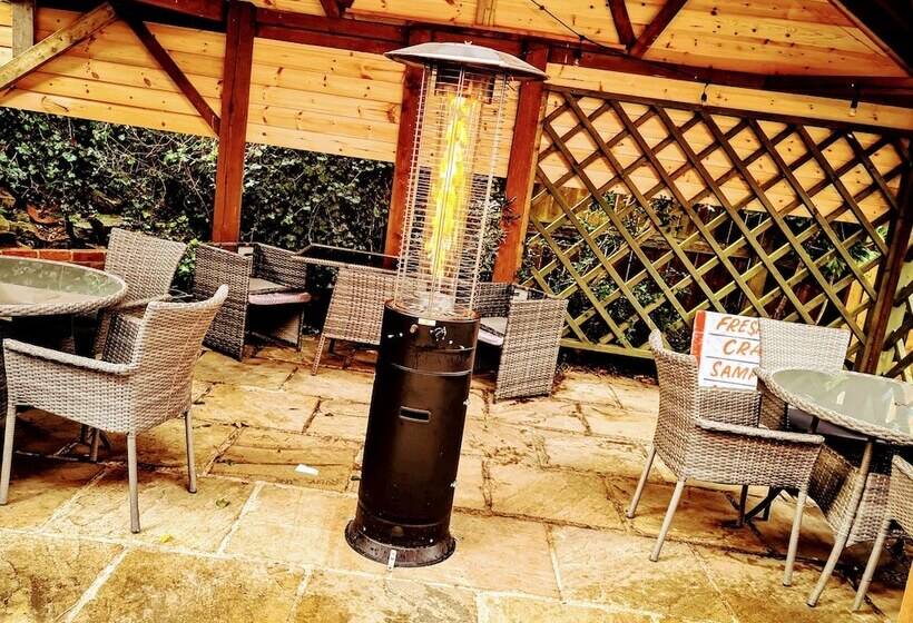 여관 The Four Horseshoes