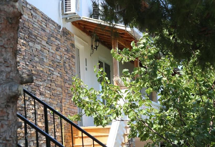 فندق Arya Karaburun