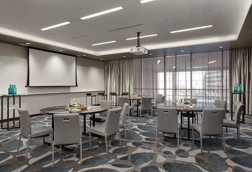 ホテル Calgary Airport Marriott Interminal