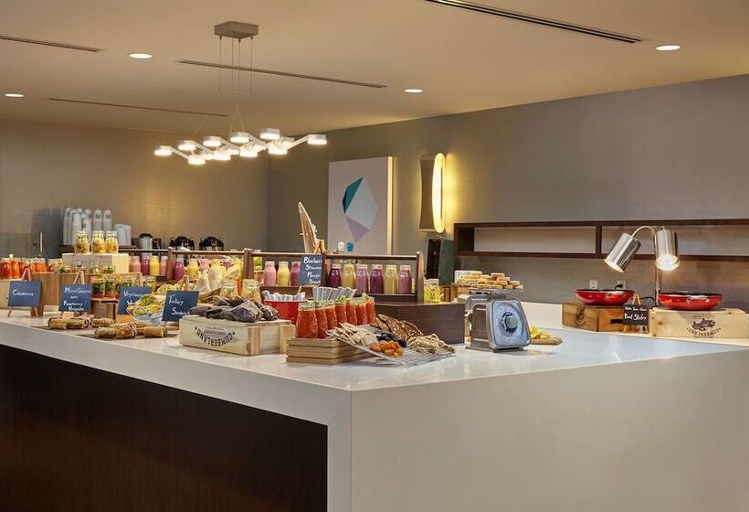 فندق Calgary Airport Marriott Interminal