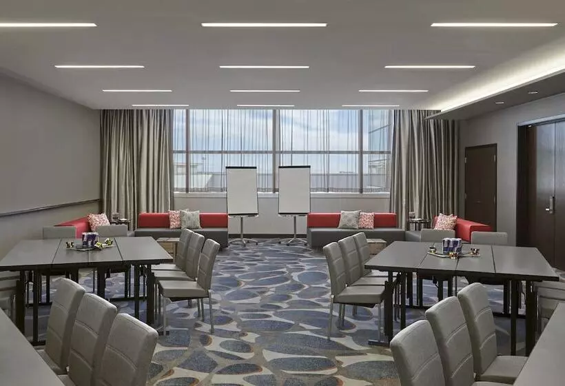 ホテル Calgary Airport Marriott Interminal