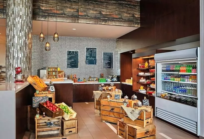 ホテル Calgary Airport Marriott Interminal
