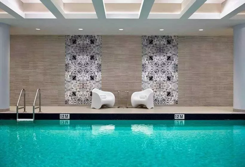 ホテル Calgary Airport Marriott Interminal