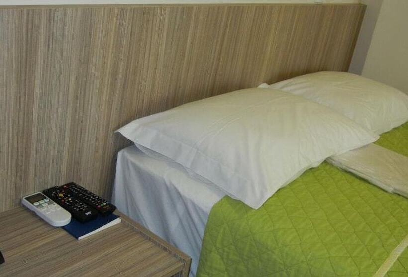 בית מלון כפרי Castro