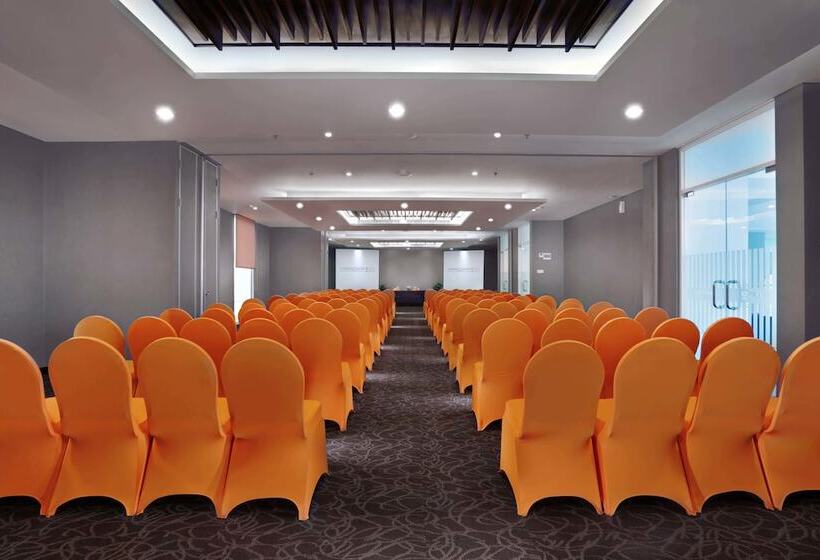 Szálloda Harper Mt Haryono By Aston