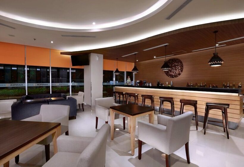 Szálloda Harper Mt Haryono By Aston