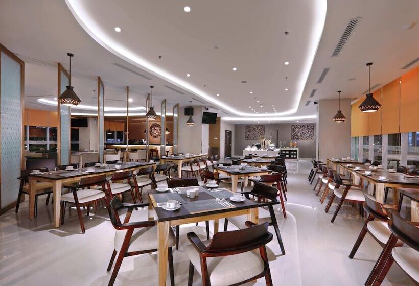 Szálloda Harper Mt Haryono By Aston