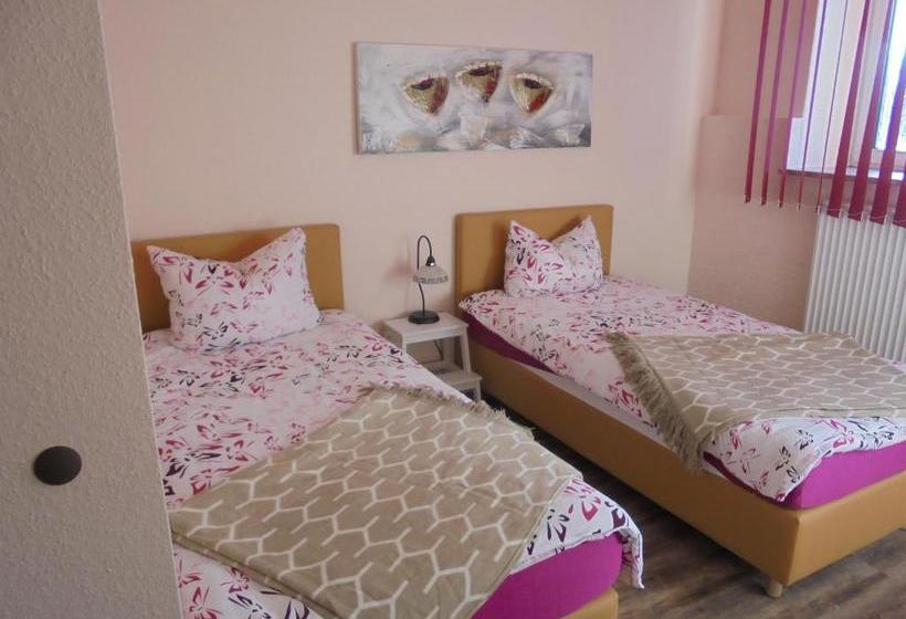 בית מלון כפרי Holstenhofgarni