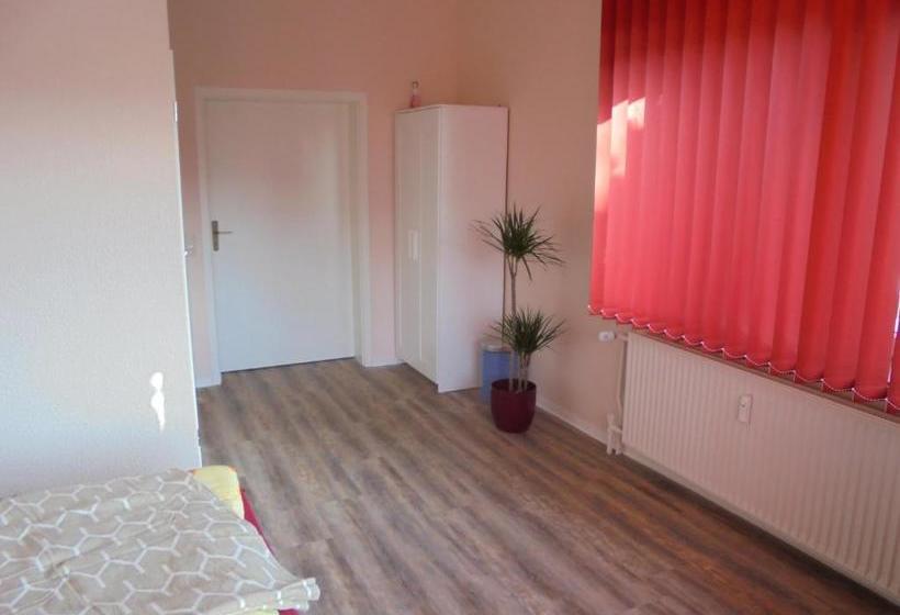 בית מלון כפרי Holstenhofgarni