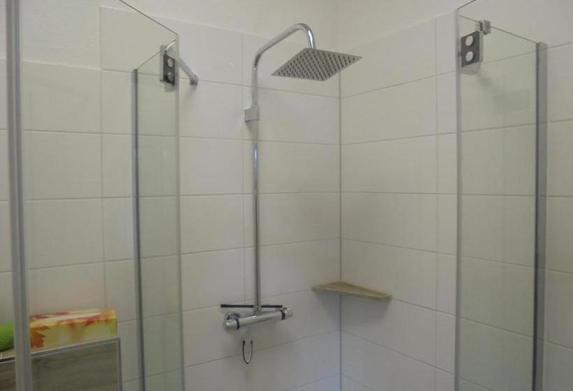 בית מלון כפרי Holstenhofgarni