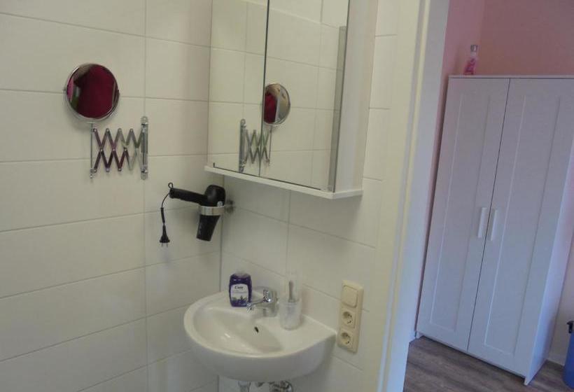 בית מלון כפרי Holstenhofgarni