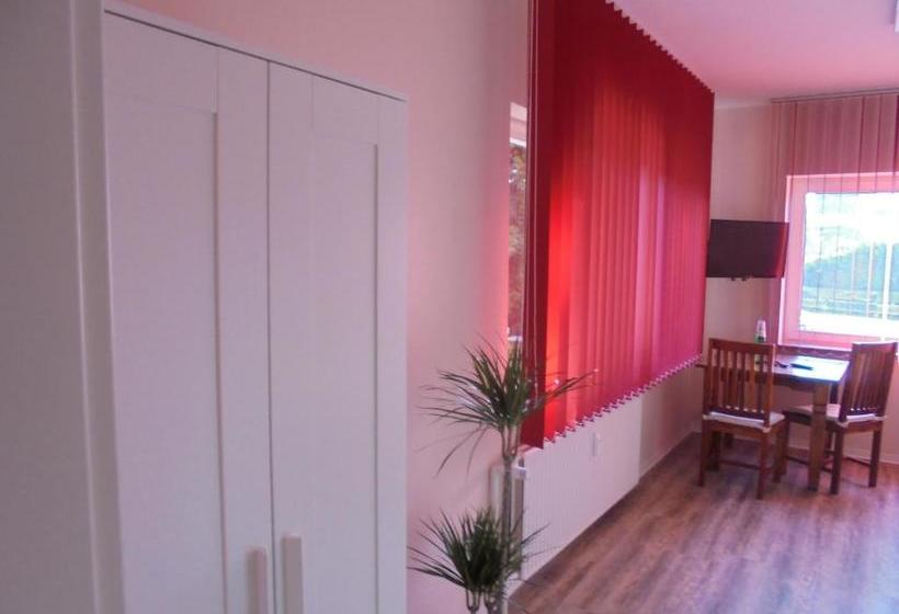 בית מלון כפרי Holstenhofgarni