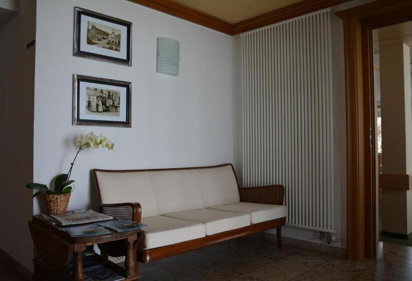 ホテル Post Jungingen