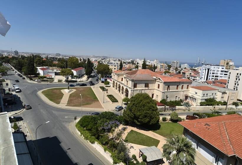 هتل Rise Street Art