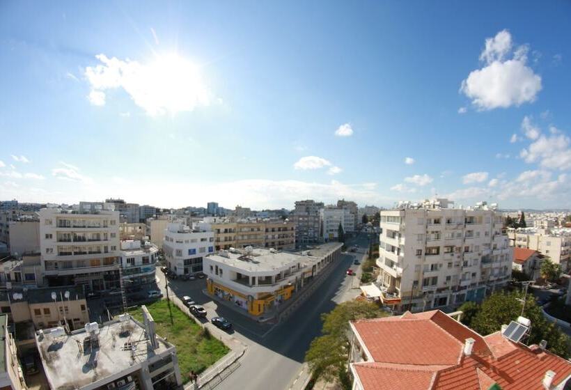 هتل Rise Street Art