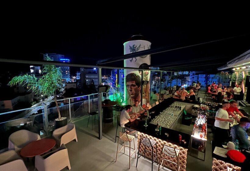 هتل Rise Street Art