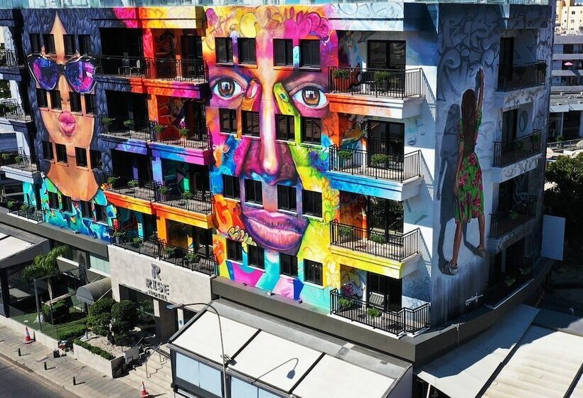 هتل Rise Street Art