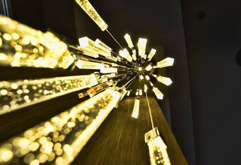 هتل Rise Street Art