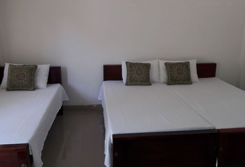 Отель The Green Guest House