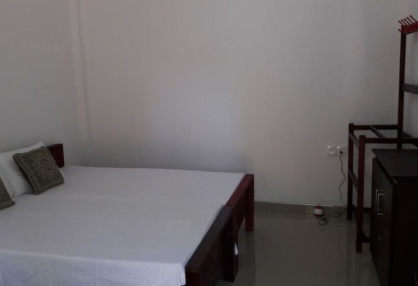 Отель The Green Guest House