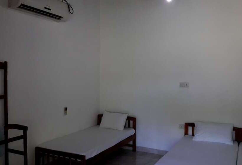 Отель The Green Guest House