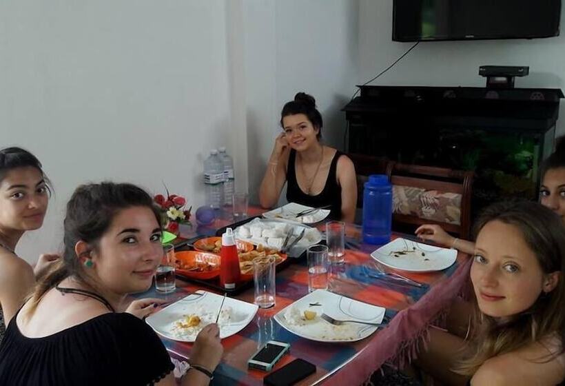 Отель The Green Guest House