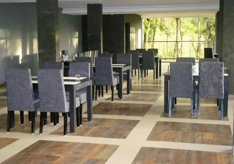 Hotelli The Mountain Courtyard Thekkady