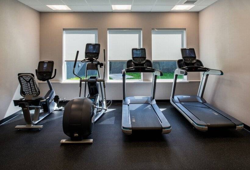 هتل Towneplace Suites By Marriott Saskatoon